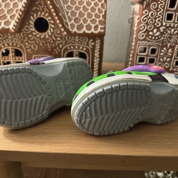 Toddler Buzz Lightyear Crocs C7 - Picture 2 of 2